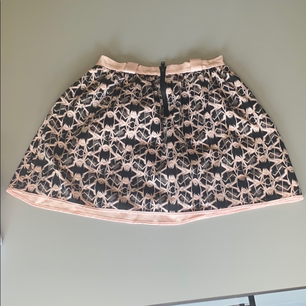 Maje skirt size 3. Adorable